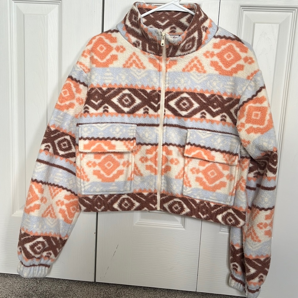 SO “Brand” blue, coral and brown pattern fleece with pockets.